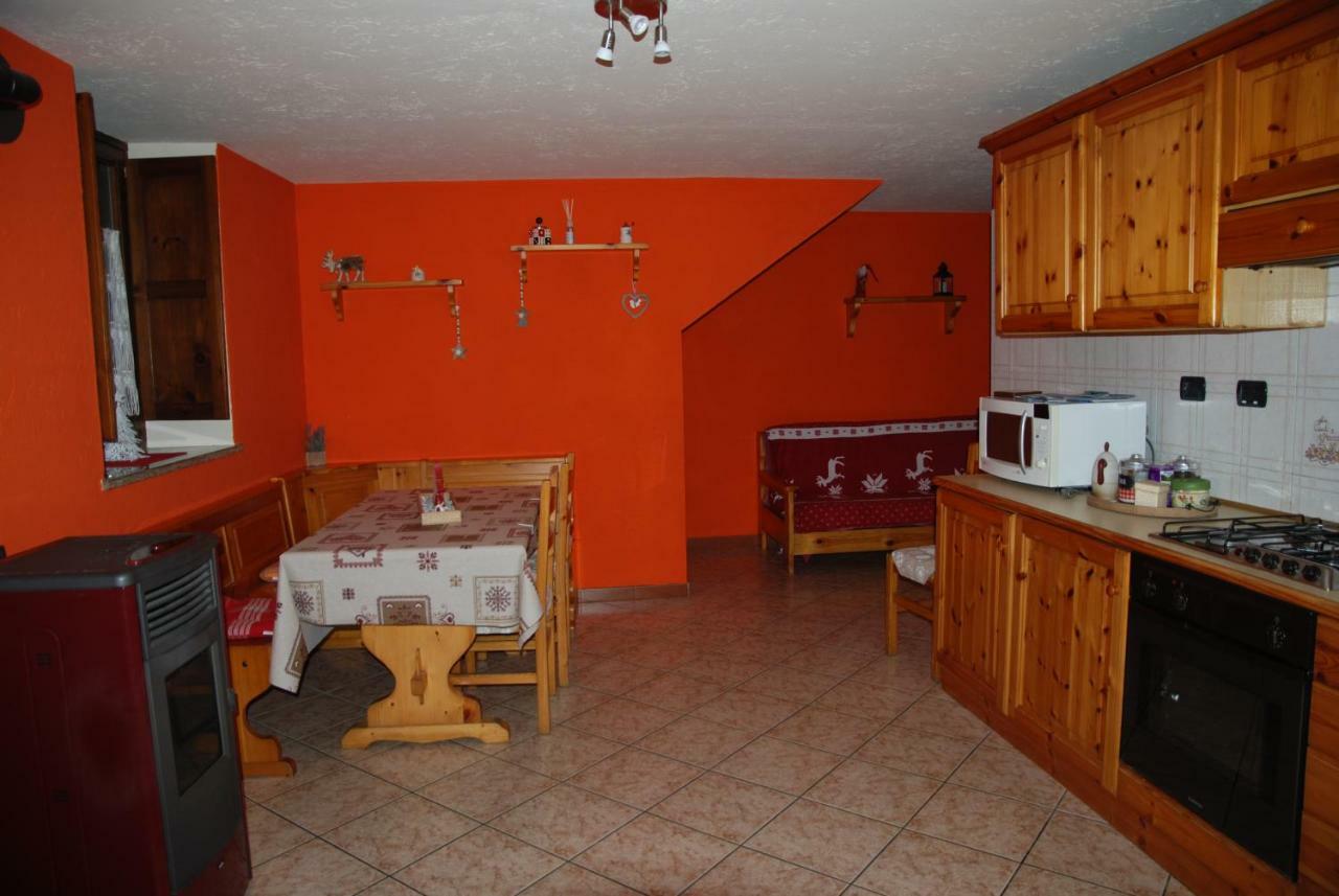 Casa Vacanza In Centro A La Salle Εξωτερικό φωτογραφία
