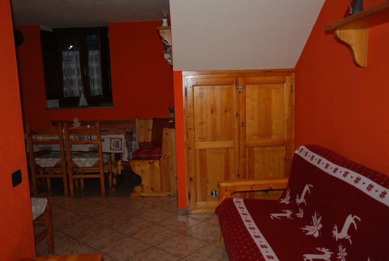 Casa Vacanza In Centro A La Salle Εξωτερικό φωτογραφία